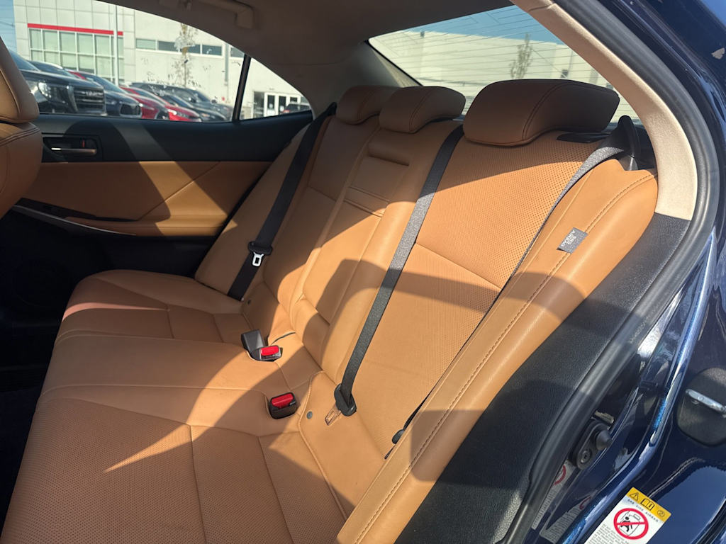 Thumbnail: 2018 Lexus IS - 10