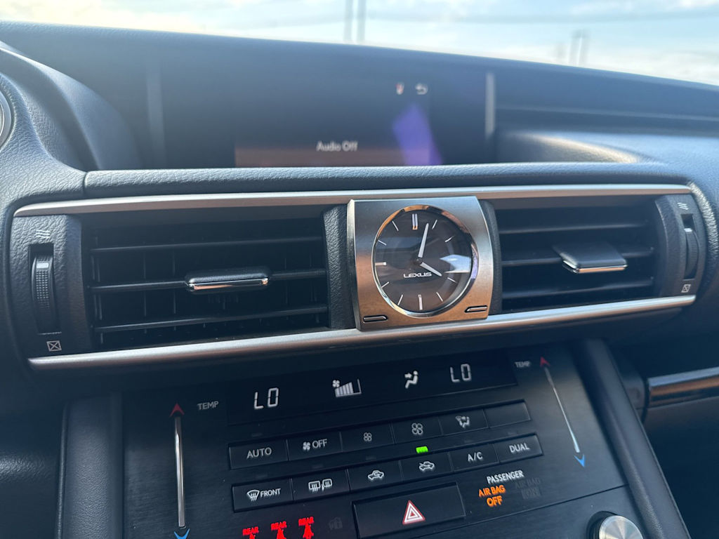 Thumbnail: 2018 Lexus IS - 13