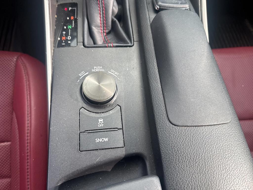 Thumbnail: 2016 Lexus IS - 26