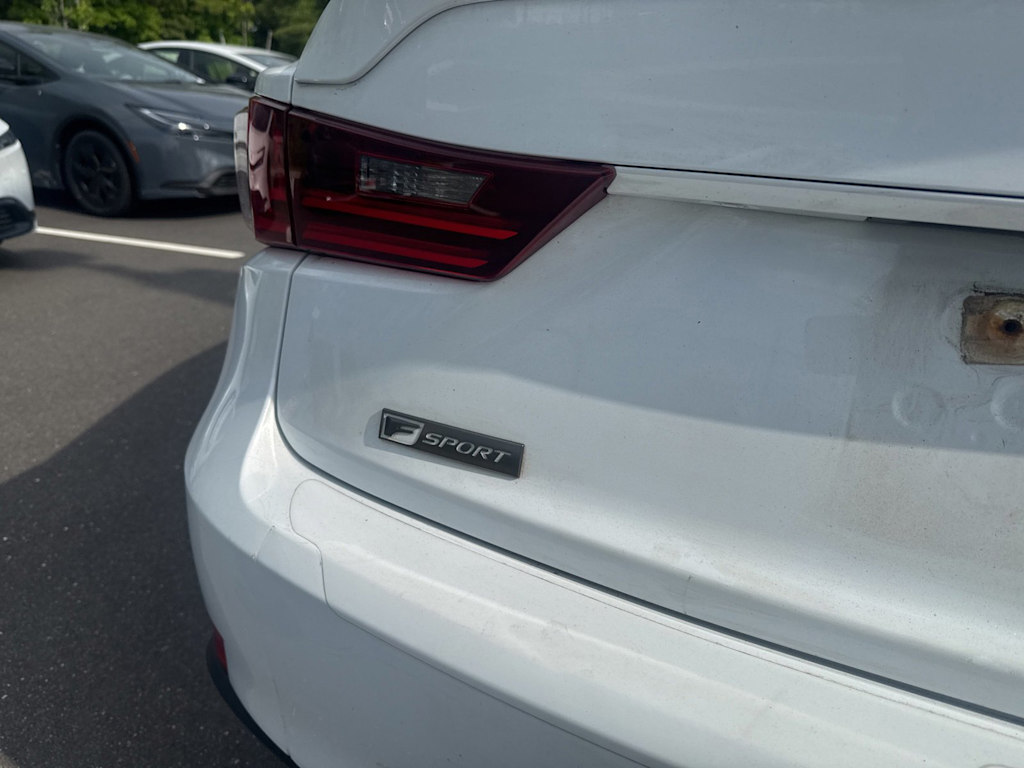 Thumbnail: 2016 Lexus IS - 20