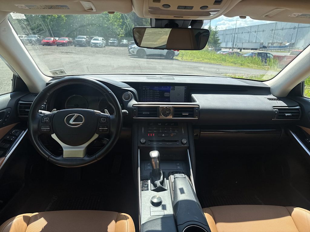 Thumbnail: 2020 Lexus IS - 13