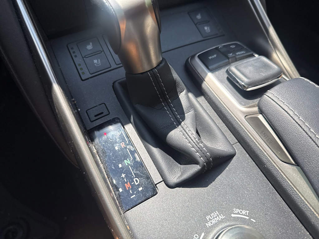 Thumbnail: 2020 Lexus IS - 24