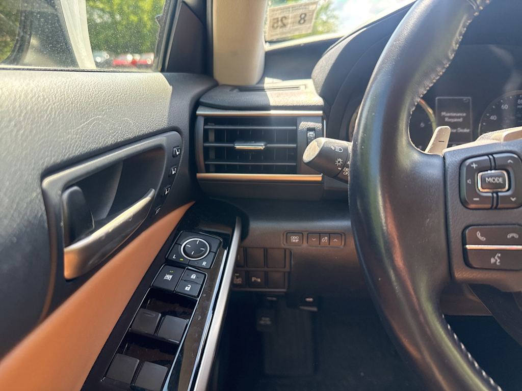 Thumbnail: 2020 Lexus IS - 26