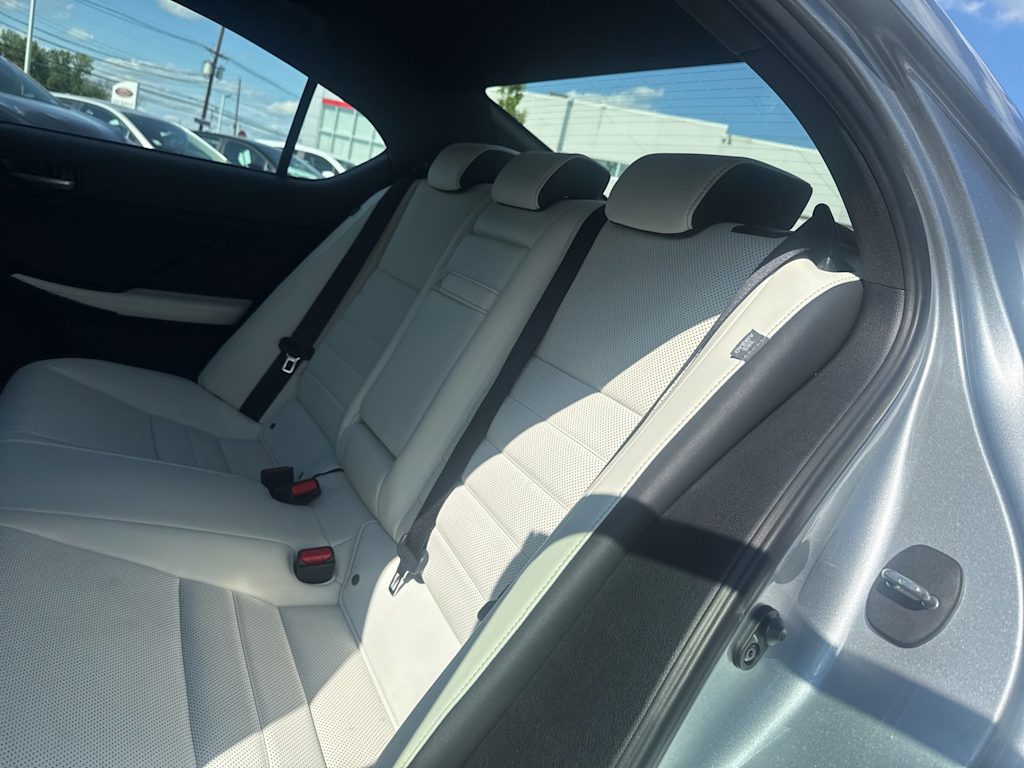 Thumbnail: 2024 Lexus ES - 6