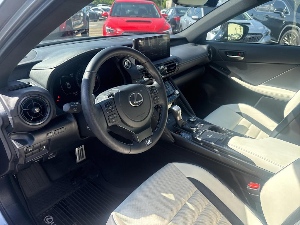 Thumbnail: 2024 Lexus ES - 2