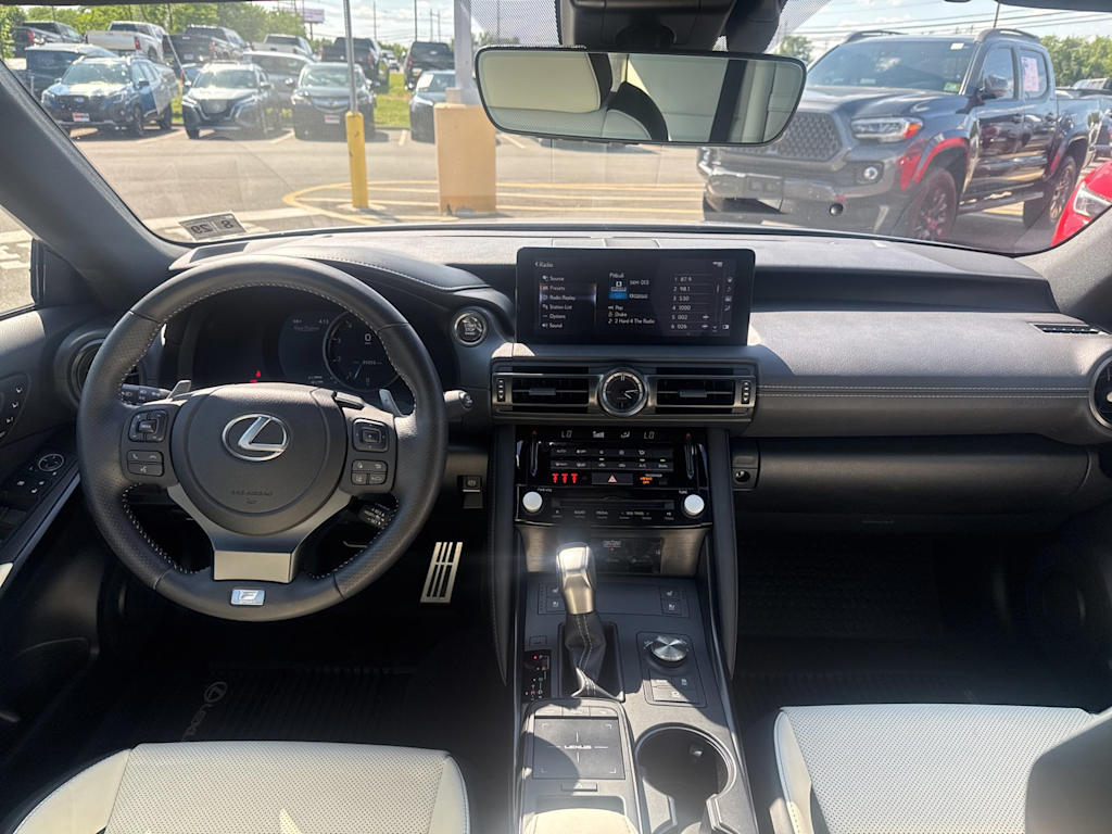 Thumbnail: 2024 Lexus ES - 8
