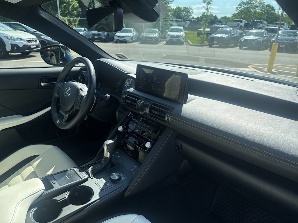 Thumbnail: 2024 Lexus ES - 4