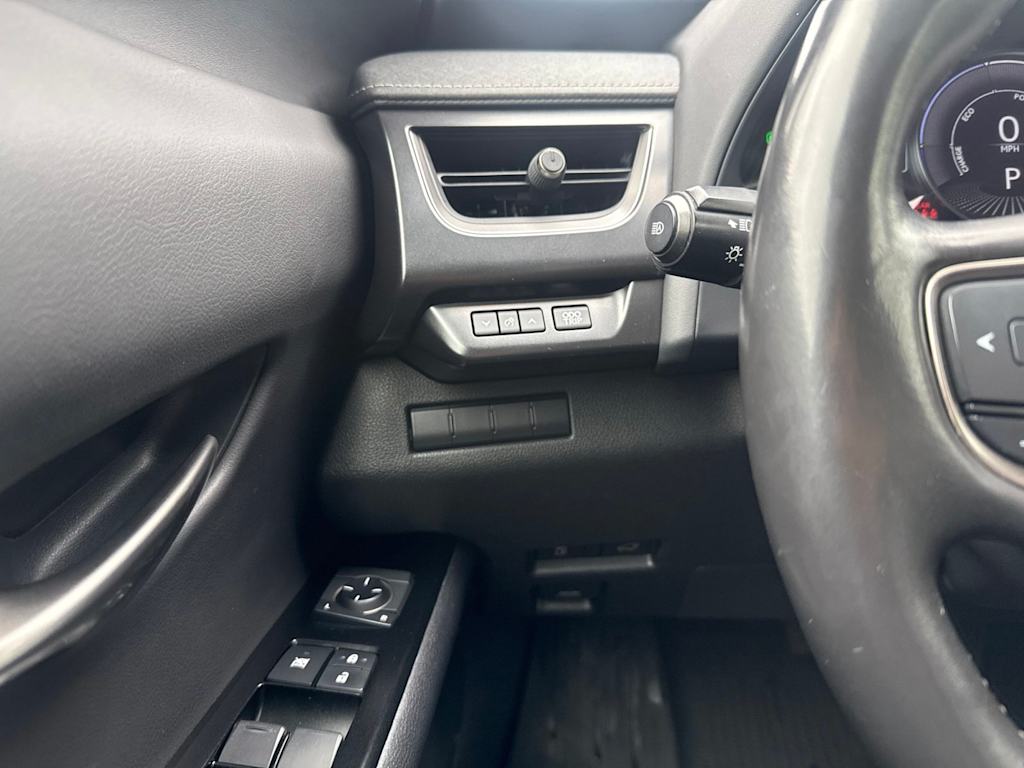 Thumbnail: 2020 Lexus UX - 22