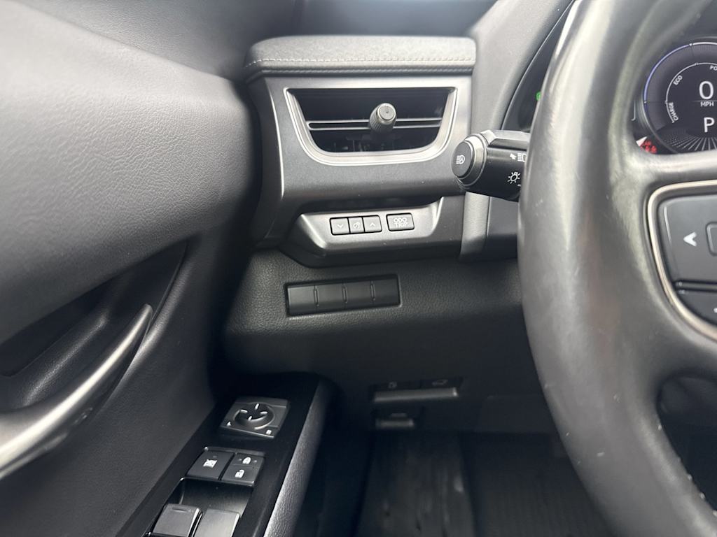Thumbnail: 2020 Lexus UX - 16