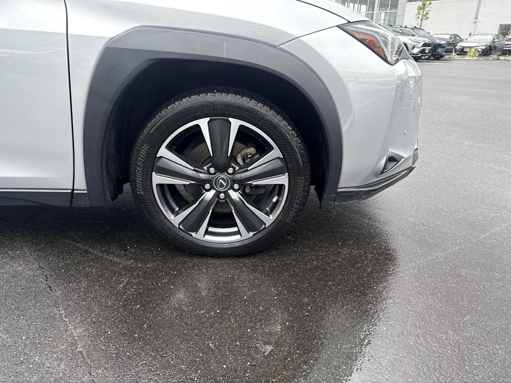 Thumbnail: 2020 Lexus UX - 6