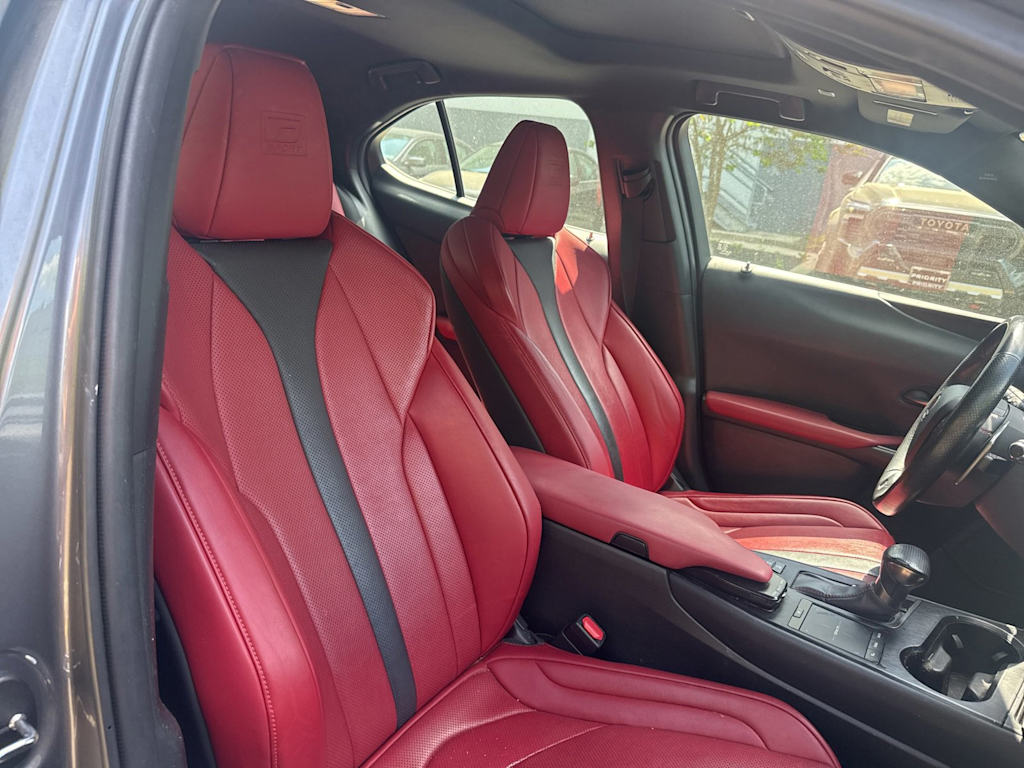 Thumbnail: 2019 Lexus UX - 10