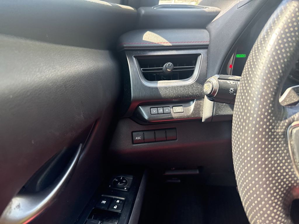 Thumbnail: 2019 Lexus UX - 28