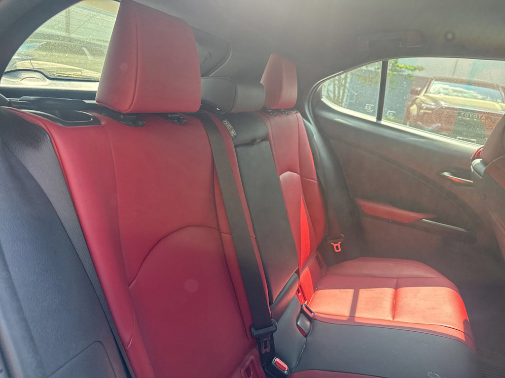 Thumbnail: 2019 Lexus UX - 21