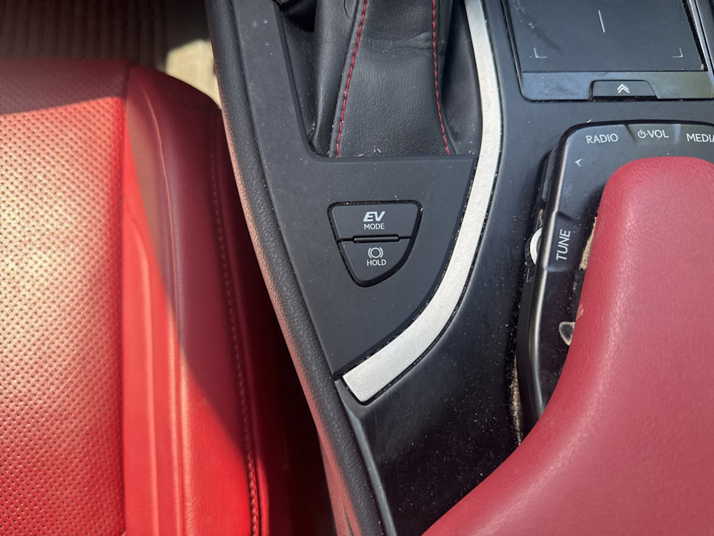Thumbnail: 2019 Lexus UX - 27