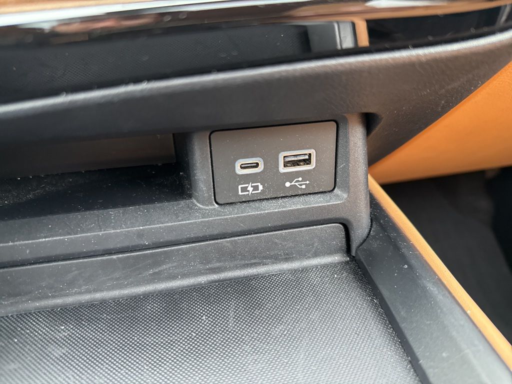 Thumbnail: 2024 Lexus ES - 24