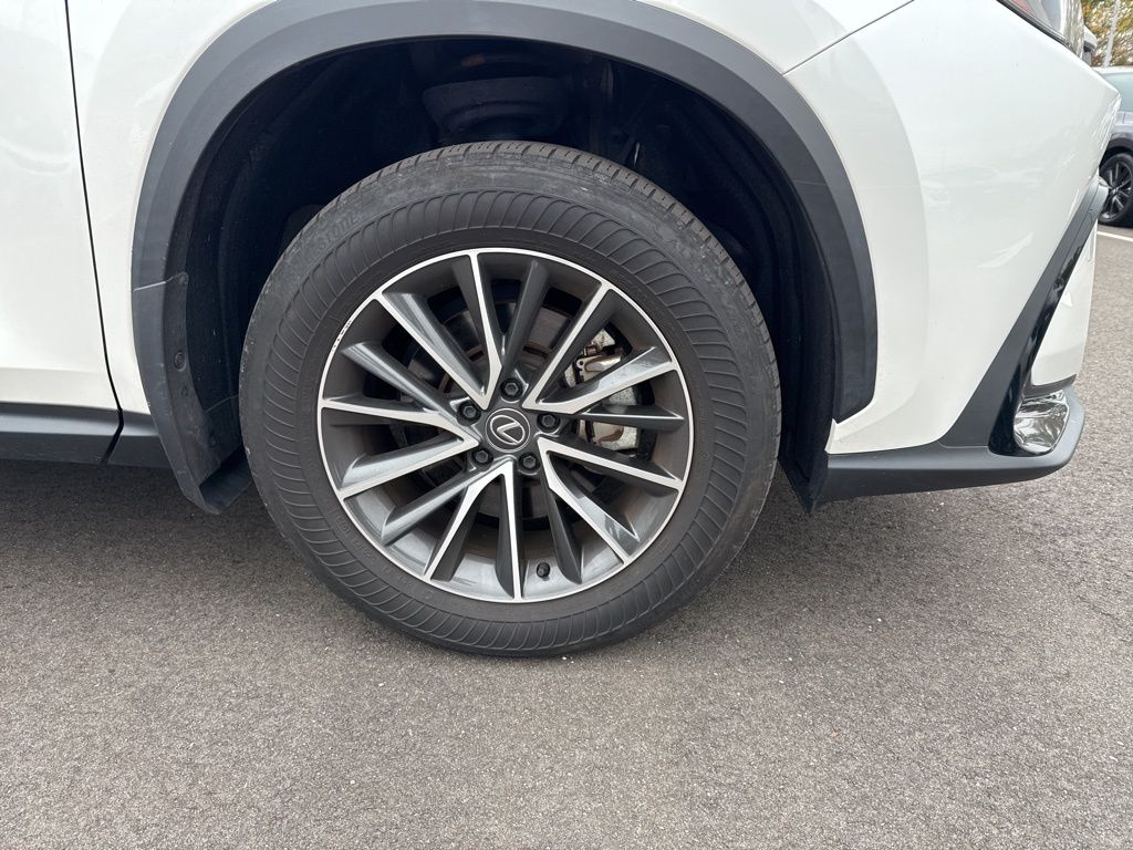 Thumbnail: 2024 Lexus ES - 7