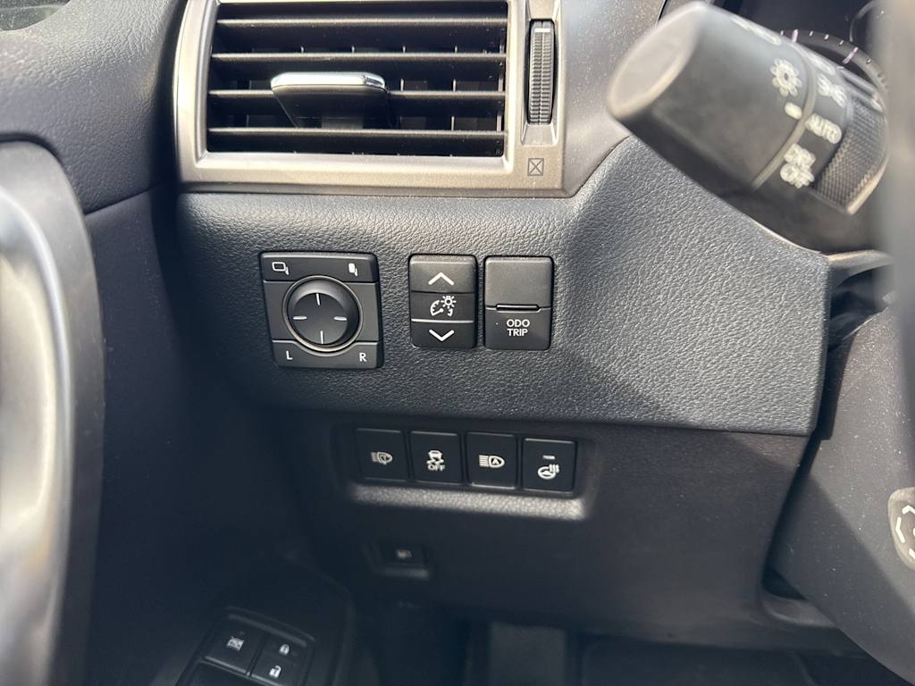 Thumbnail: 2023 Lexus GX - 22