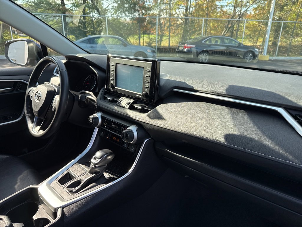 Thumbnail: 2021 Toyota RAV4 - 8