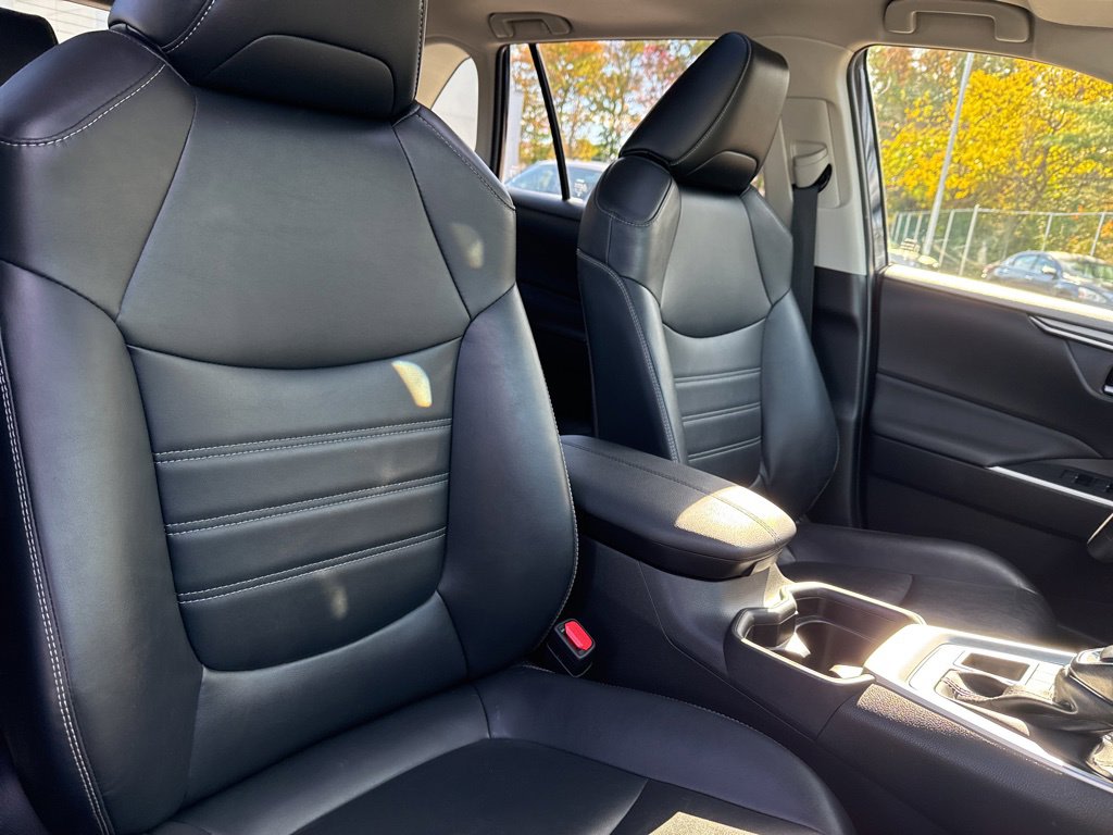 Thumbnail: 2021 Toyota RAV4 - 10