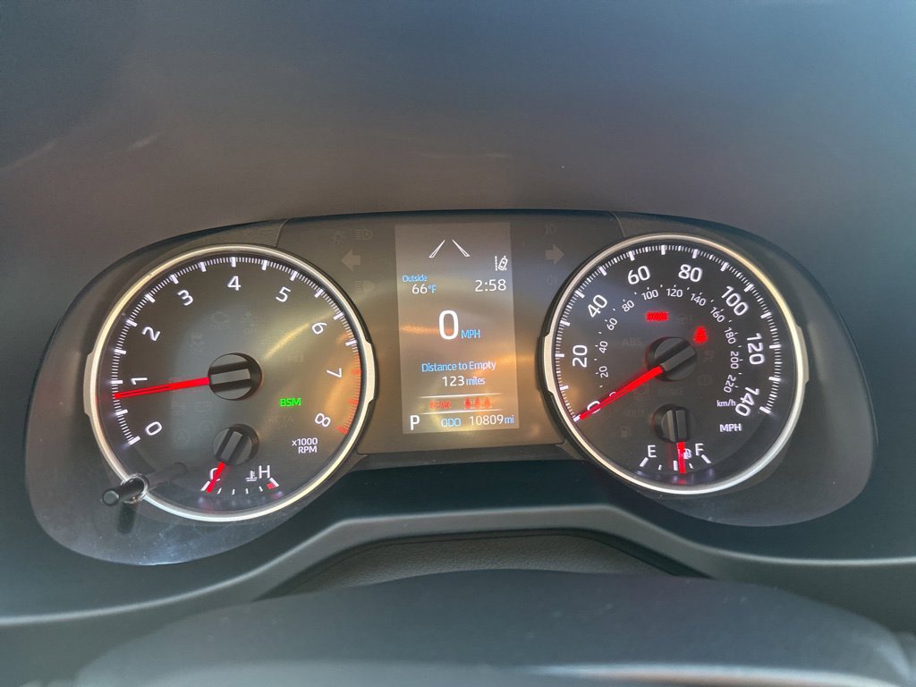 Thumbnail: 2021 Toyota RAV4 - 16