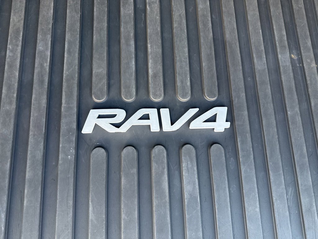 Thumbnail: 2021 Toyota RAV4 - 20