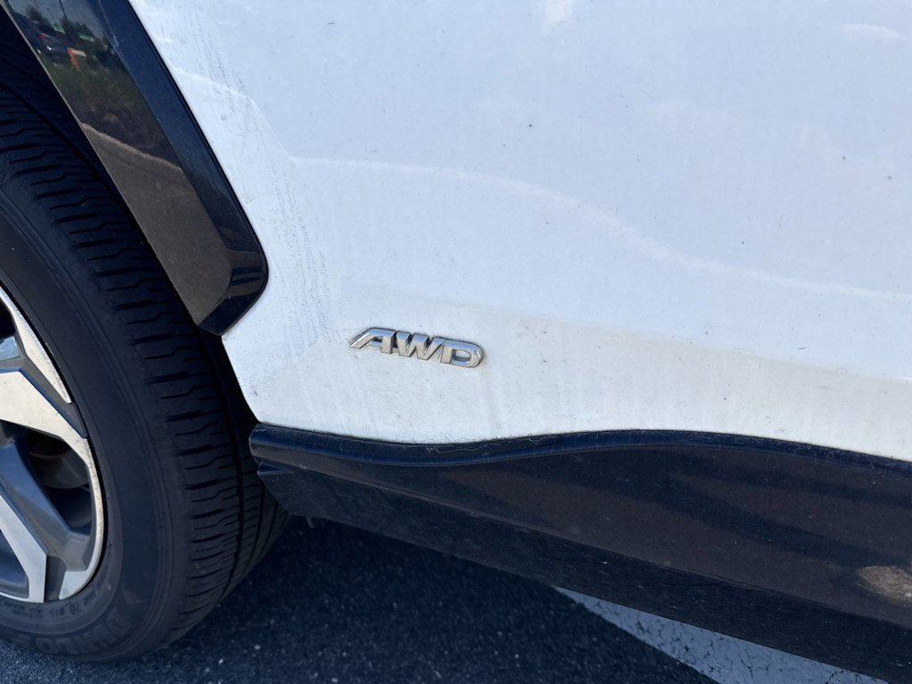 Thumbnail: 2021 Toyota RAV4 - 17