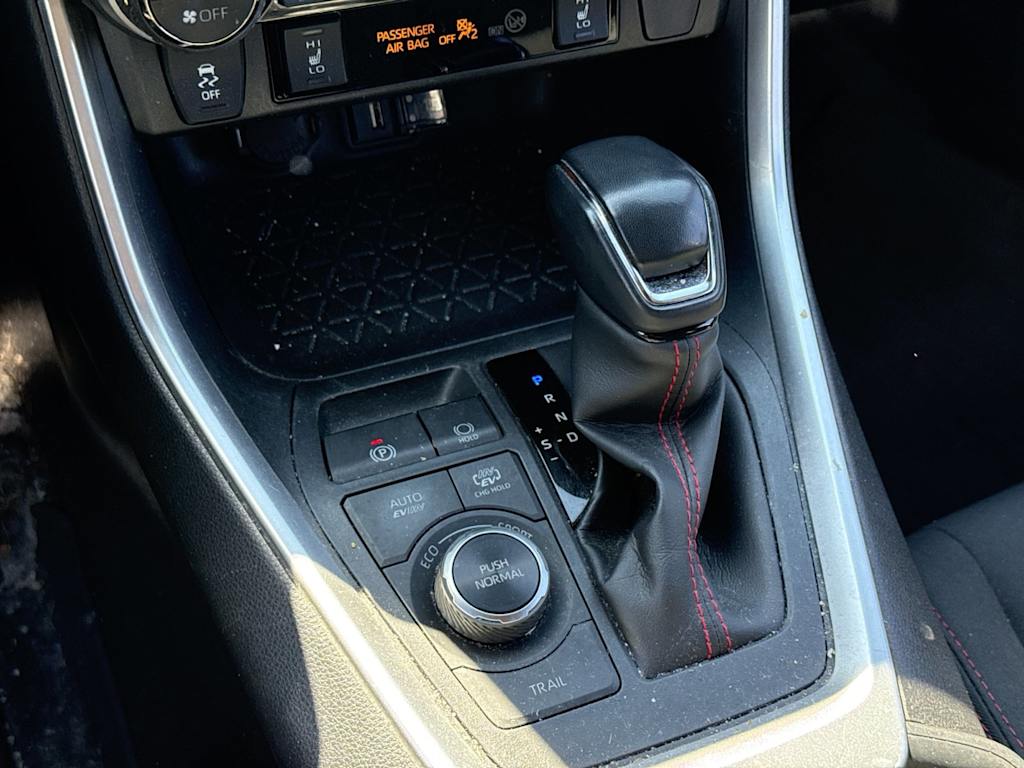 Thumbnail: 2021 Toyota RAV4 - 14