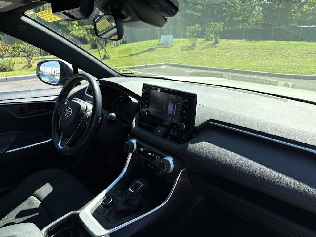 Thumbnail: 2021 Toyota RAV4 - 8