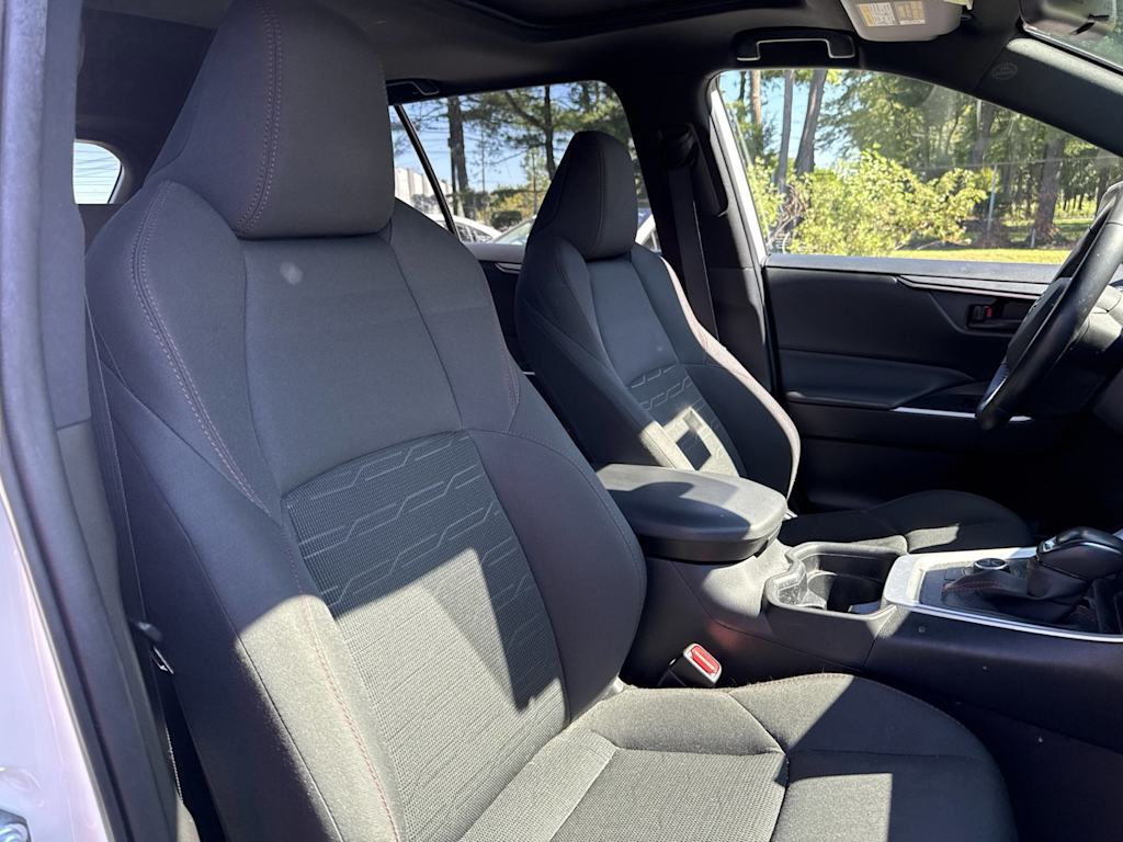 Thumbnail: 2021 Toyota RAV4 - 9