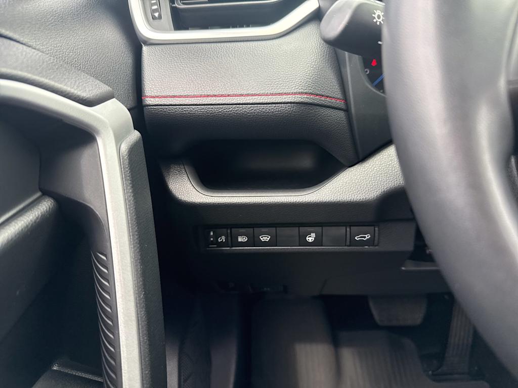 Thumbnail: 2023 Toyota RAV4 - 25