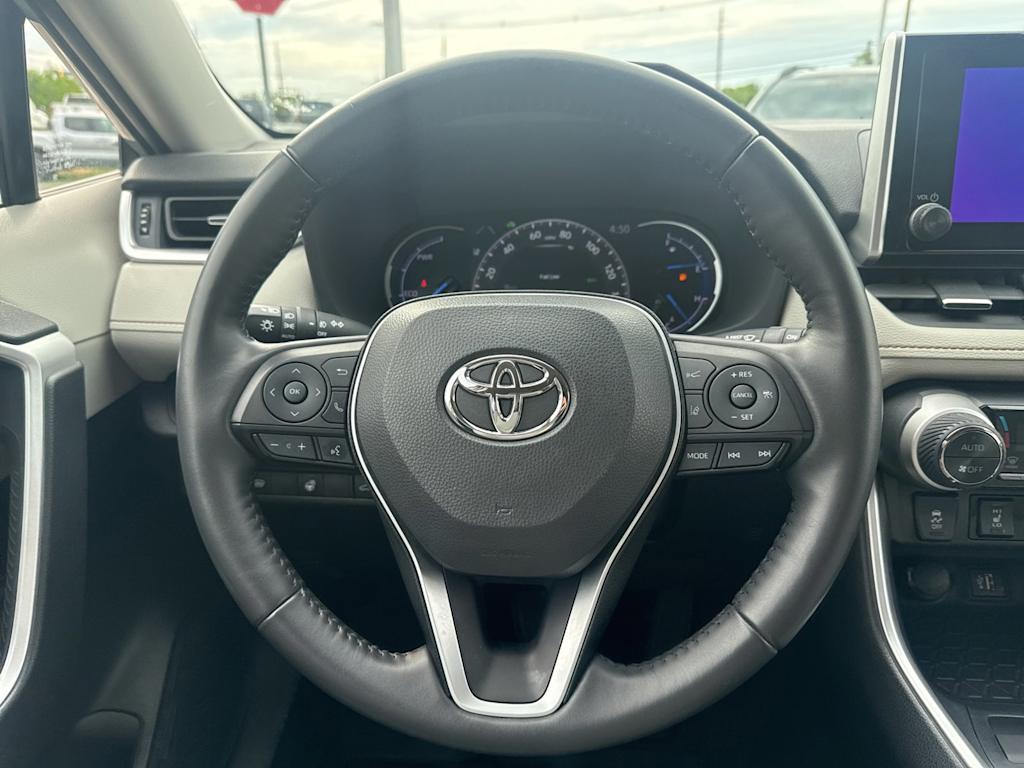 Thumbnail: 2023 Toyota RAV4 - 8
