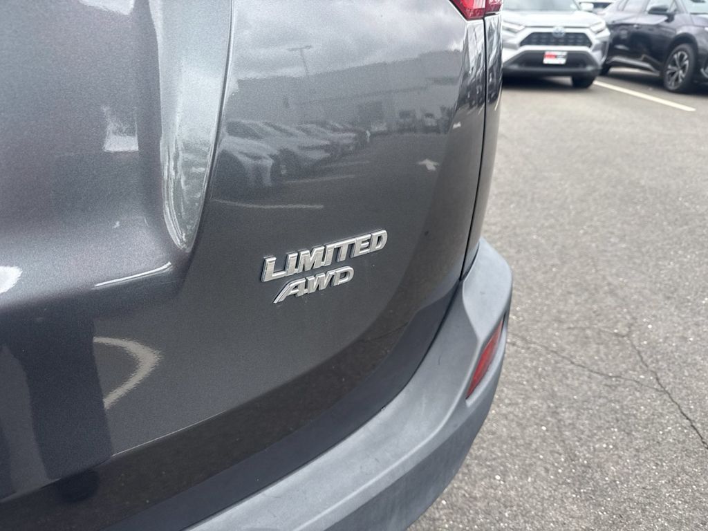 Thumbnail: 2015 Toyota RAV4 - 19