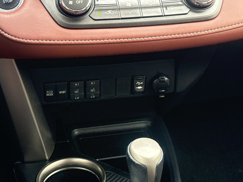 Thumbnail: 2015 Toyota RAV4 - 22