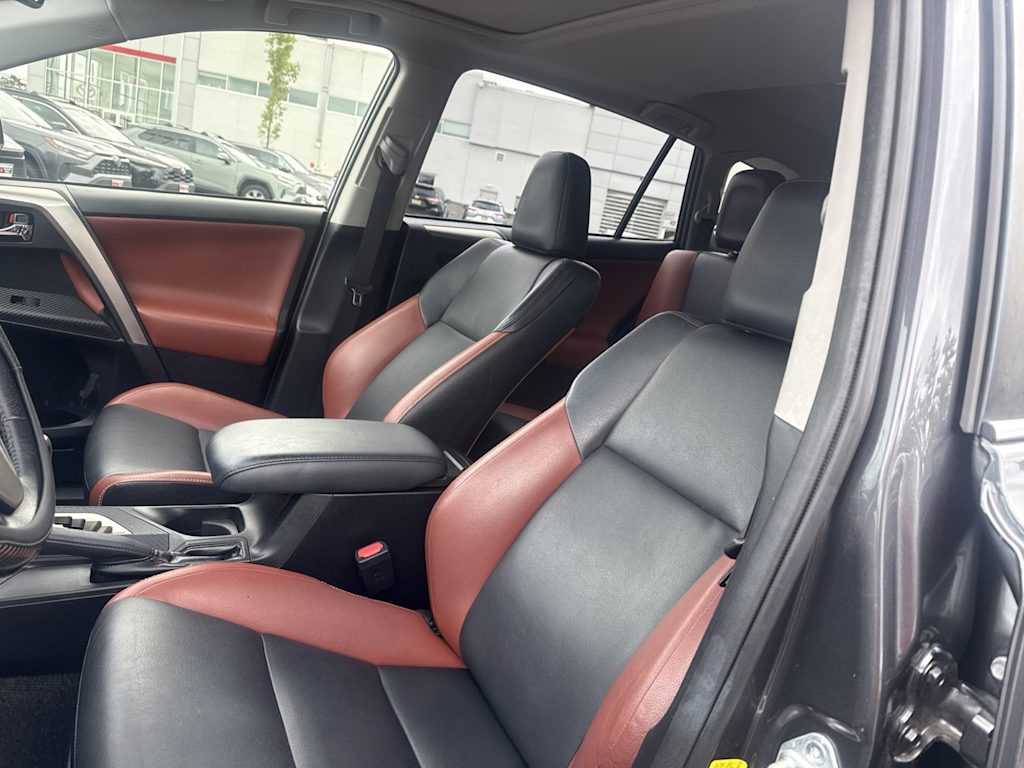 Thumbnail: 2015 Toyota RAV4 - 9