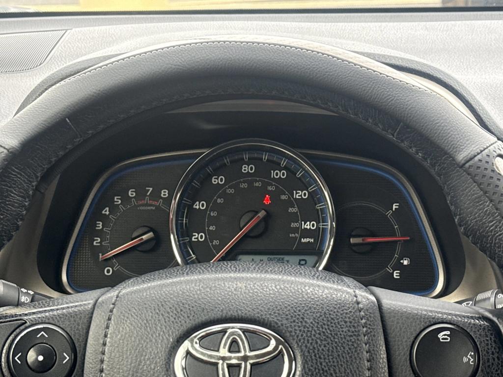 Thumbnail: 2015 Toyota RAV4 - 16