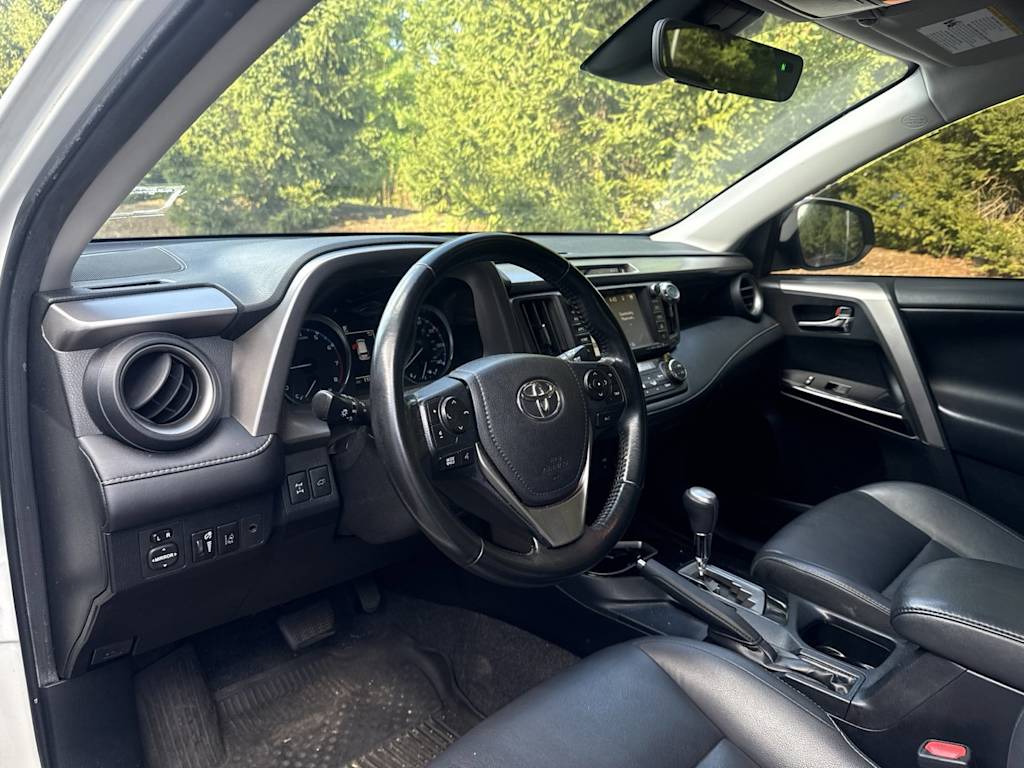 Thumbnail: 2018 Toyota RAV4 - 2