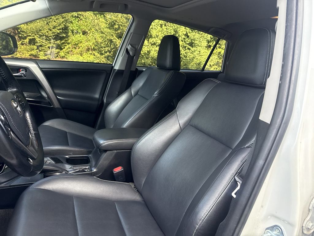 Thumbnail: 2018 Toyota RAV4 - 9
