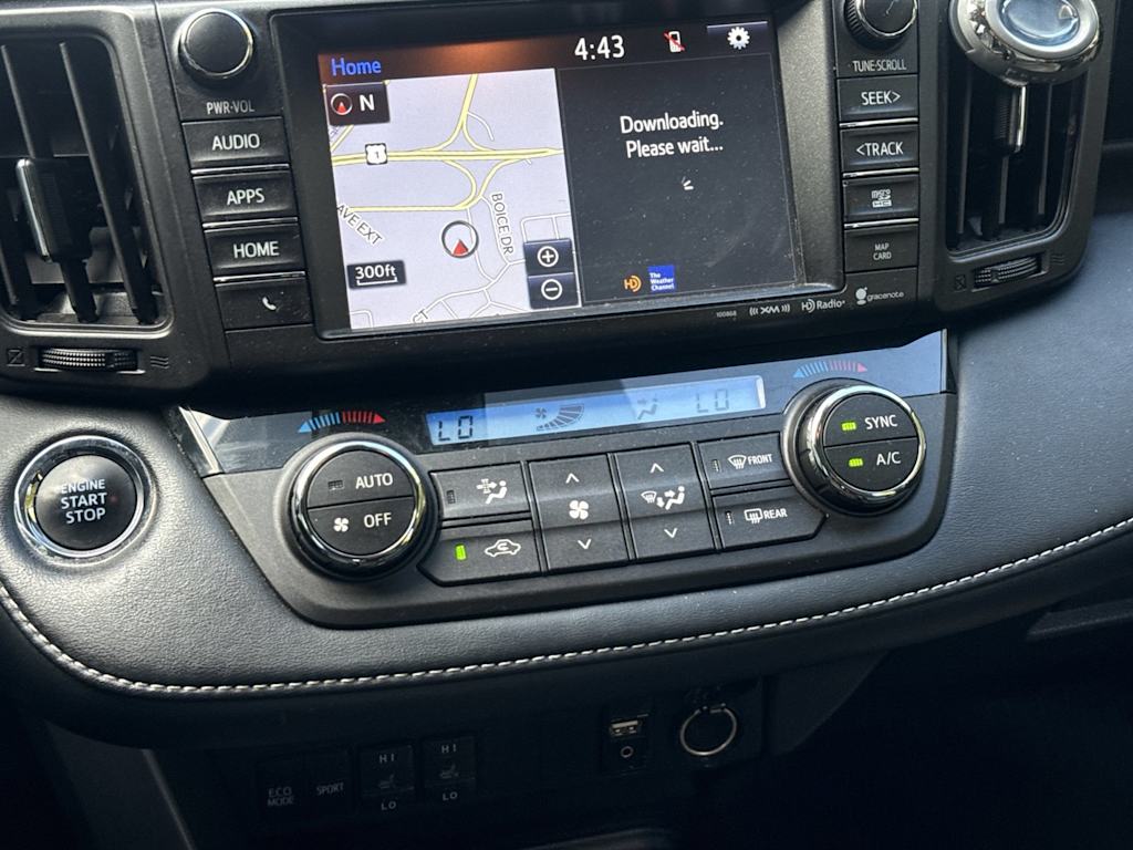 Thumbnail: 2018 Toyota RAV4 - 21