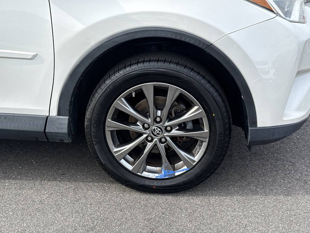 Thumbnail: 2018 Toyota RAV4 - 7