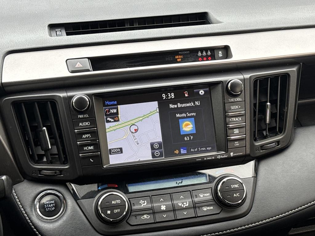 Thumbnail: 2018 Toyota RAV4 - 14