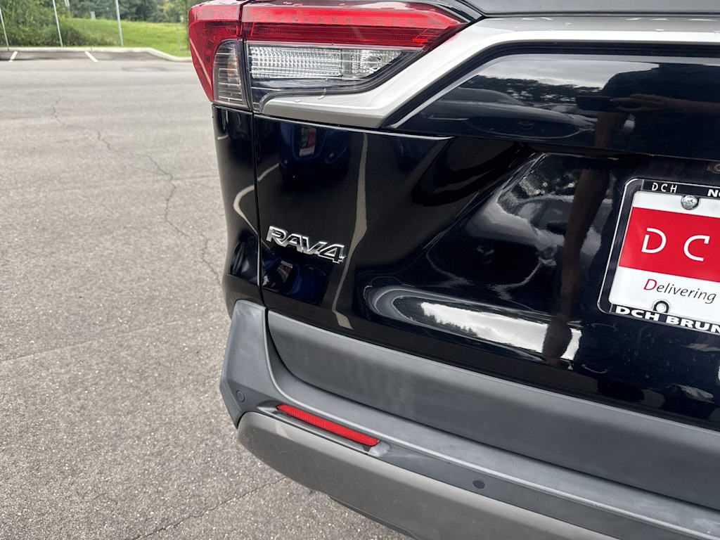 Thumbnail: 2019 Toyota RAV4 - 6