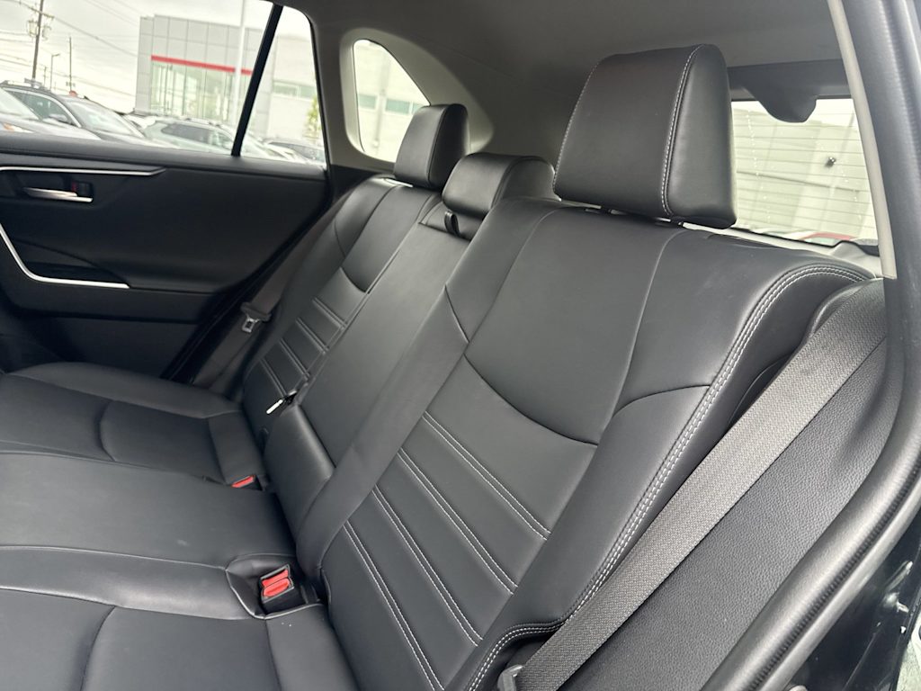 Thumbnail: 2019 Toyota RAV4 - 11