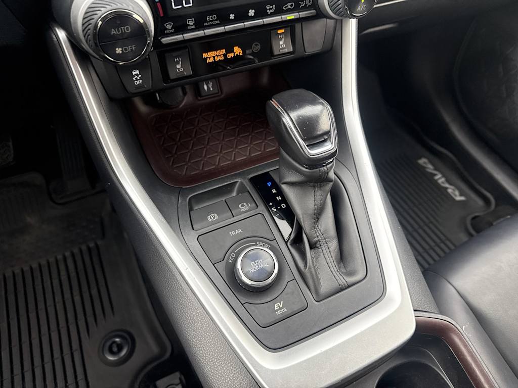 Thumbnail: 2019 Toyota RAV4 - 15