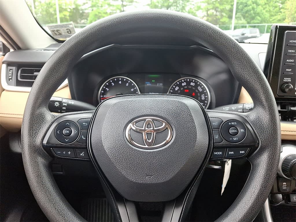 2022 Toyota RAV4 LE 9