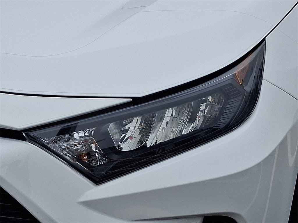 2022 Toyota RAV4 LE 20