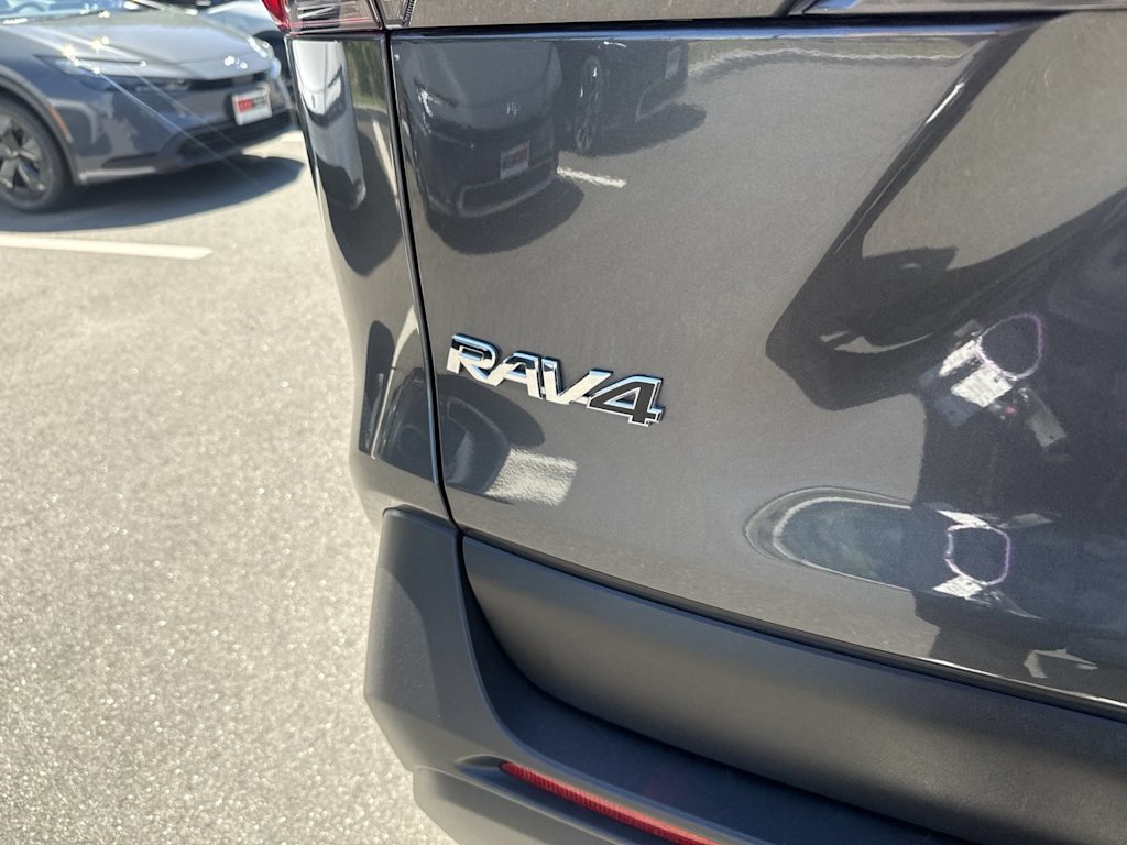 Thumbnail: 2020 Toyota RAV4 - 6