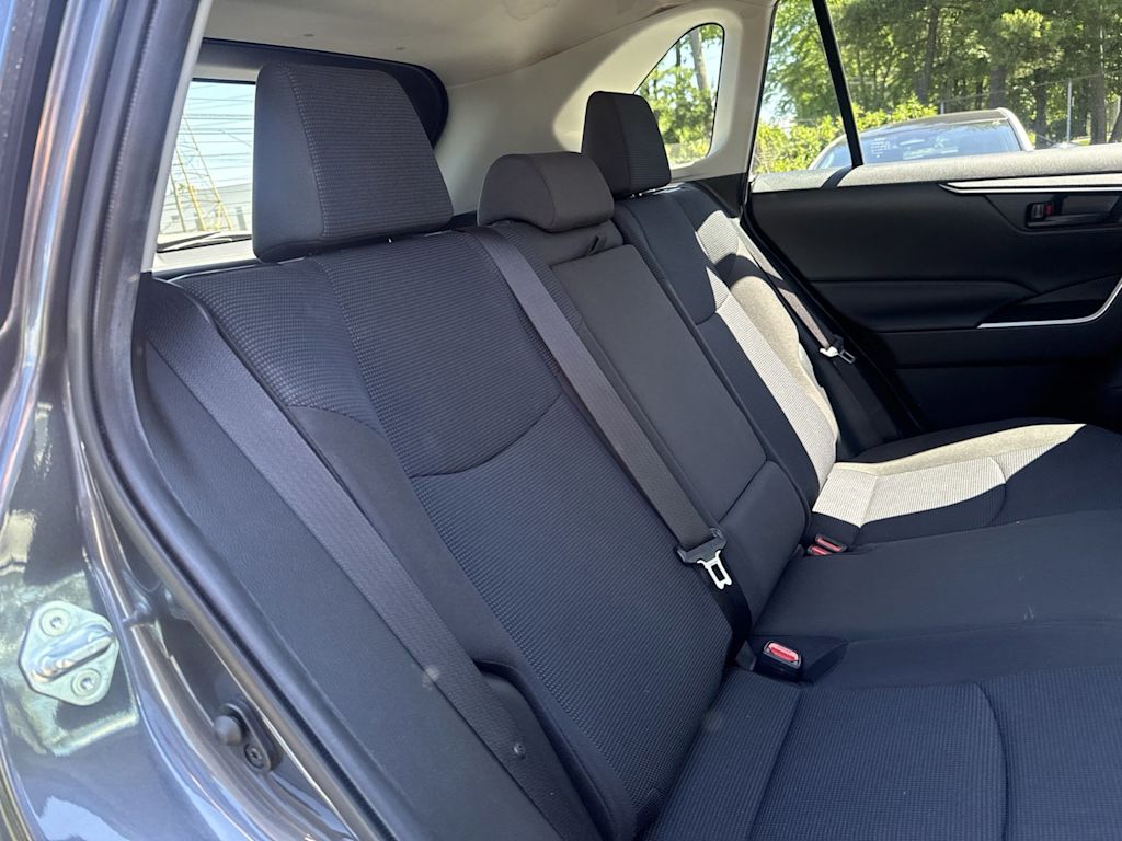 Thumbnail: 2020 Toyota RAV4 - 21