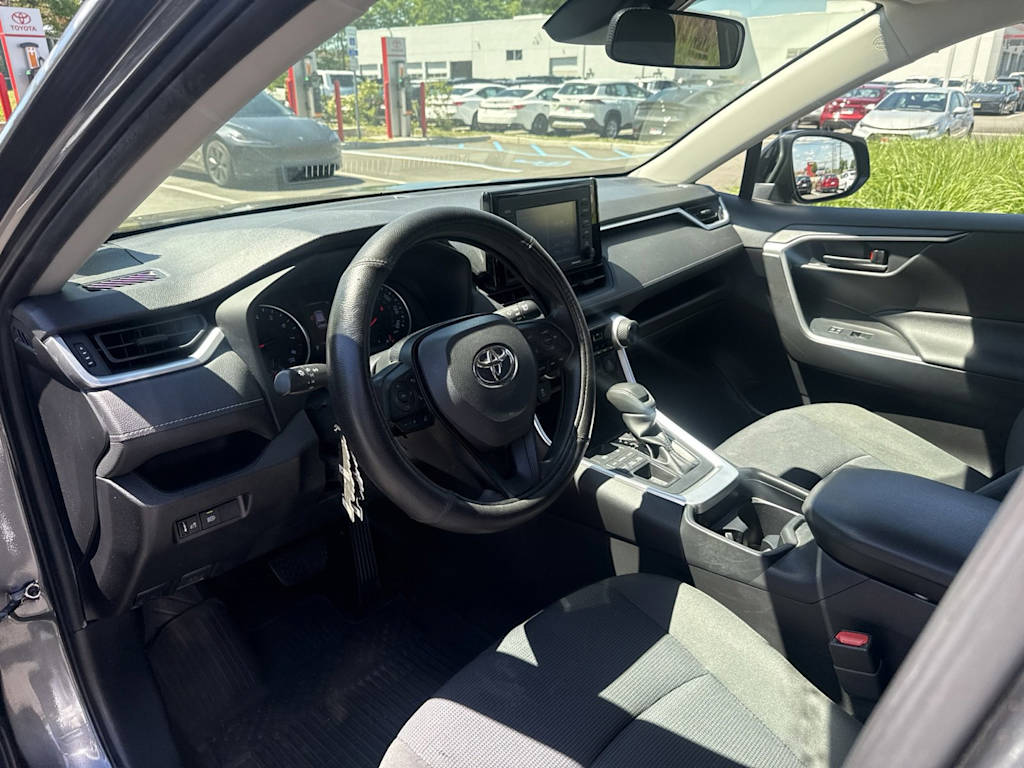 Thumbnail: 2020 Toyota RAV4 - 2