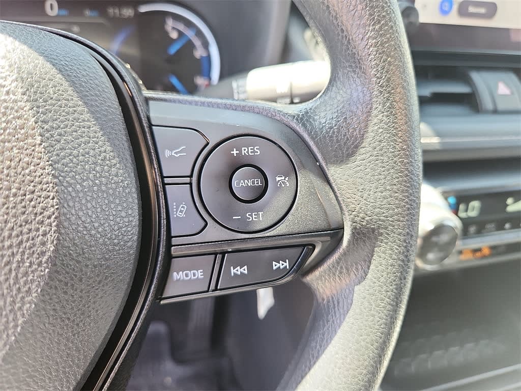 2023 Toyota RAV4 LE 24