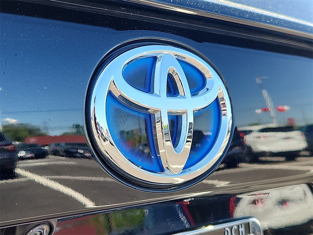 2023 Toyota RAV4 LE 7